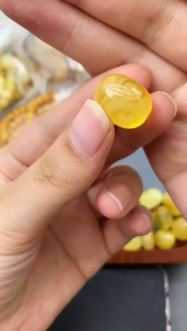 未镶嵌琥珀珠宝奇石112