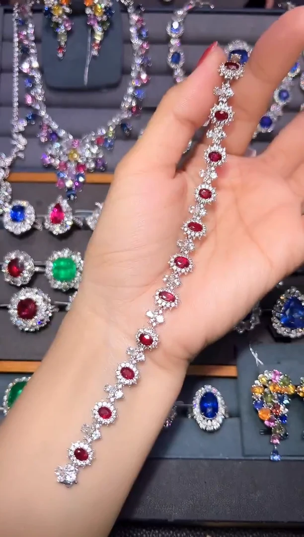 18K金镶嵌5.66ct红宝石AIGS无烧鸽血红