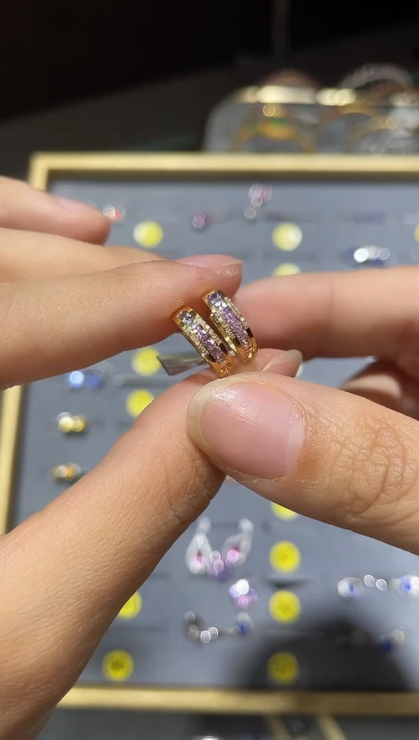 耳饰蓝宝石18K金镶嵌1