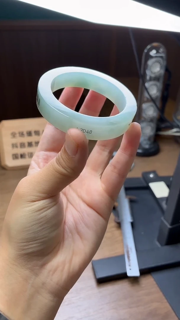 未镶嵌手镯定制翡翠云**心定制