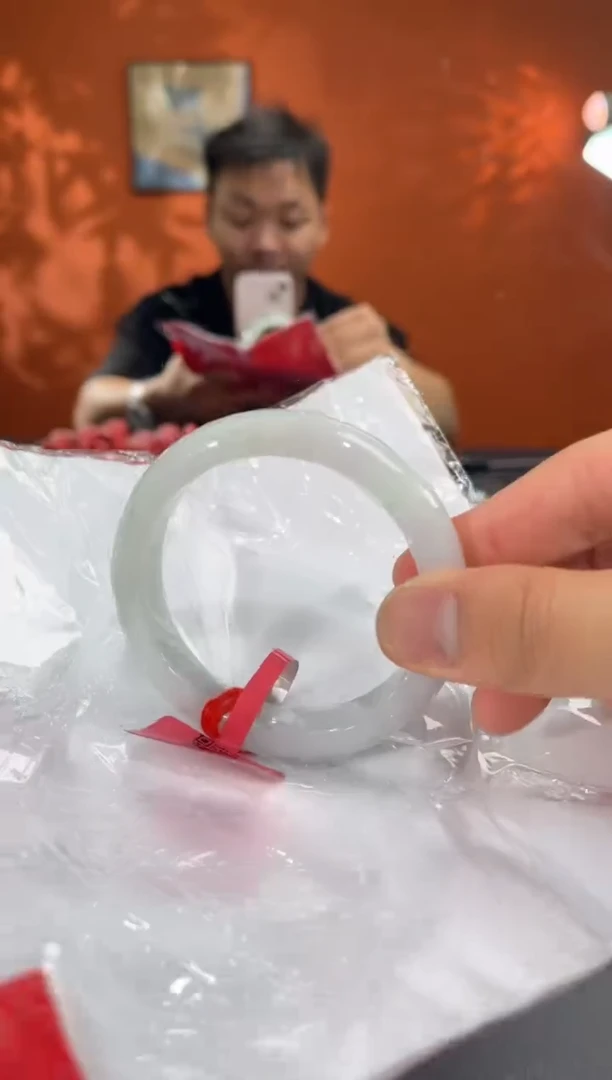 未镶嵌手镯翡翠翡翠手镯