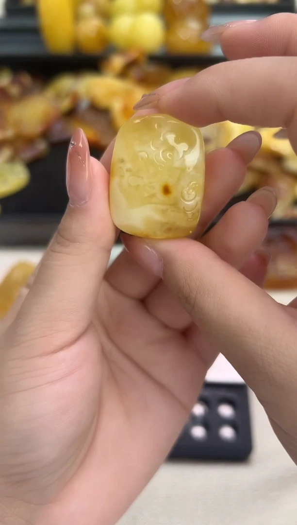 裸石琥珀未镶嵌琥珀蜜蜡吊坠