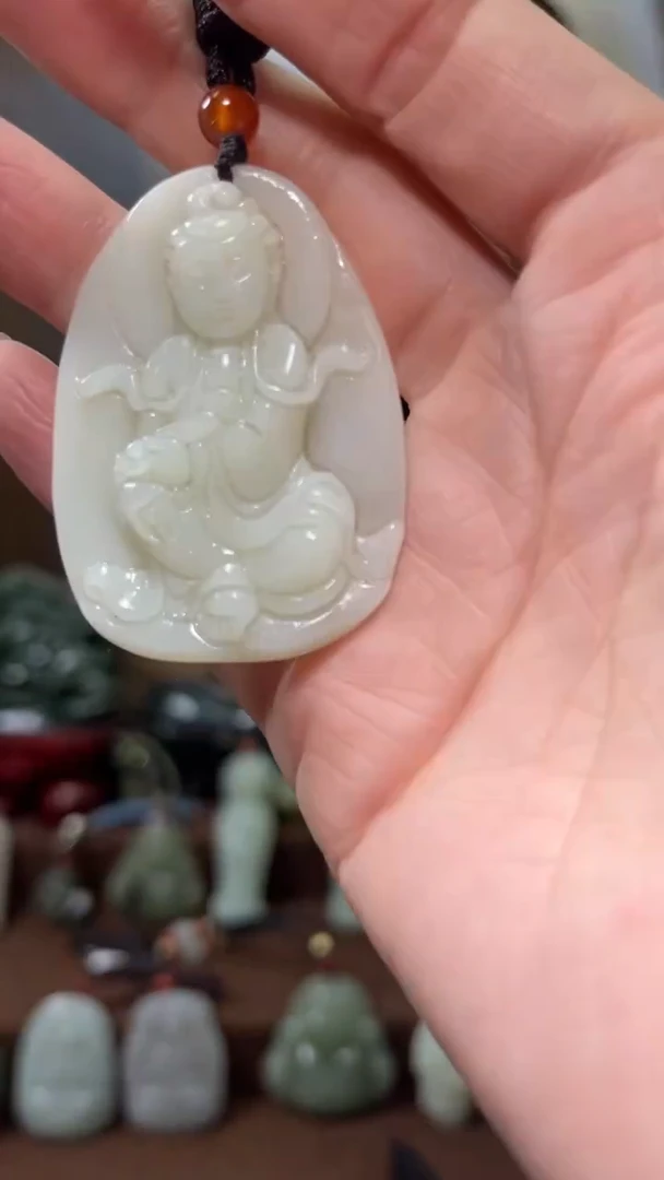 颈饰未镶嵌和田玉`