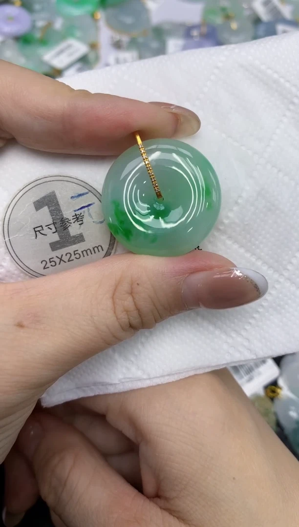 颈饰18K金镶嵌翡翠111111111