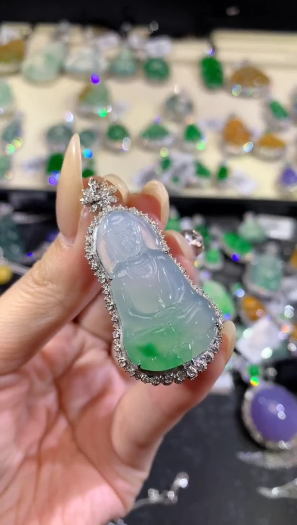 吊坠(不含链)18K金镶嵌翡翠170-观音