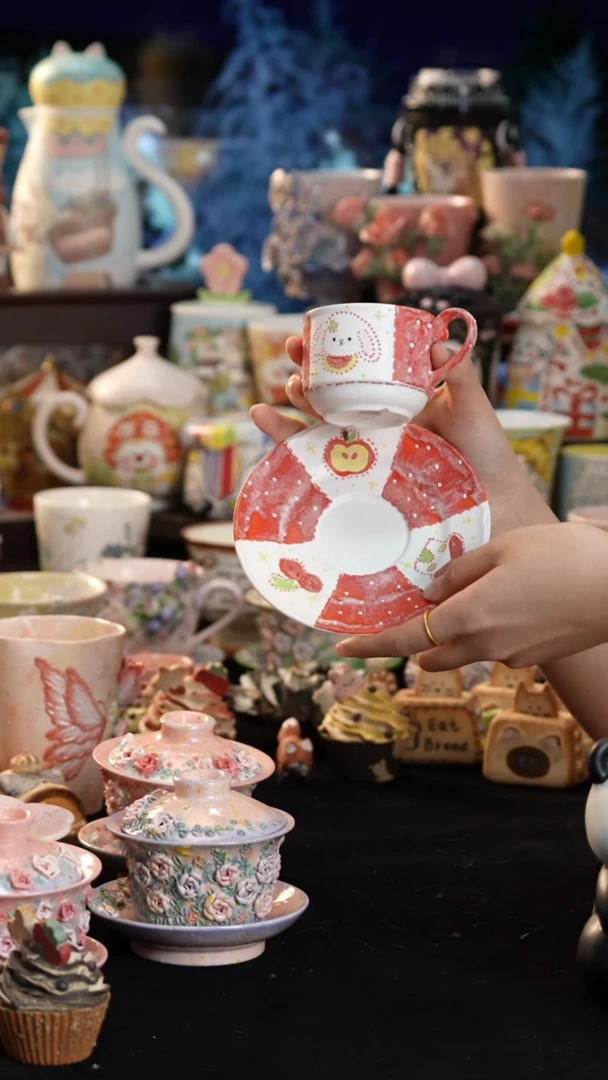 摆件陶景德镇釉下彩手绘设计师款陶瓷