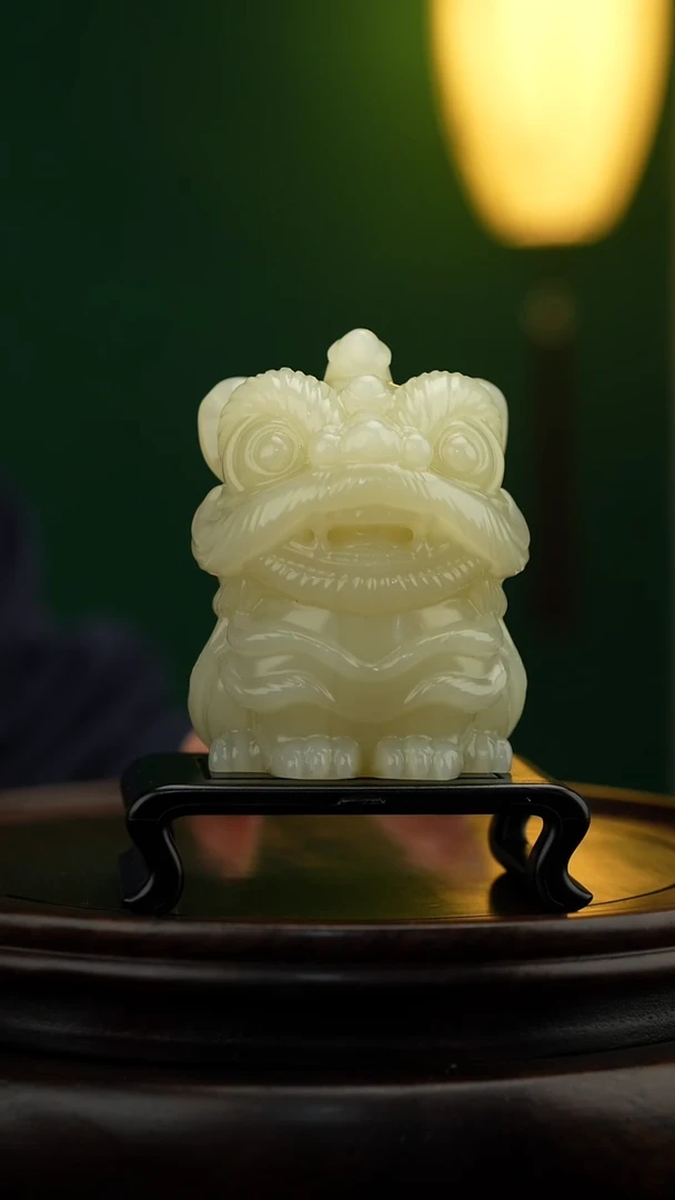 玉【醒狮】天然玉石手把件