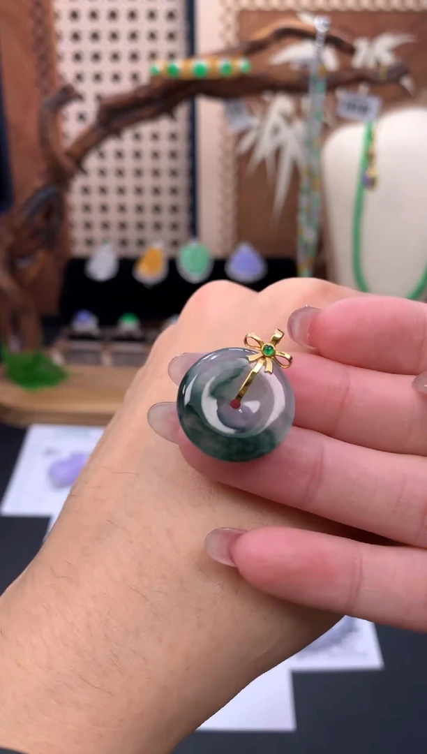 18K金镶嵌定制翡翠48小时鉴赏期 退货不扣服务费