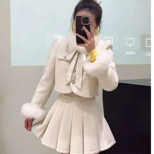 [春歌]洋气减龄两件套小香风羽羽外套带妖精毛围脖时尚百搭秋冬女