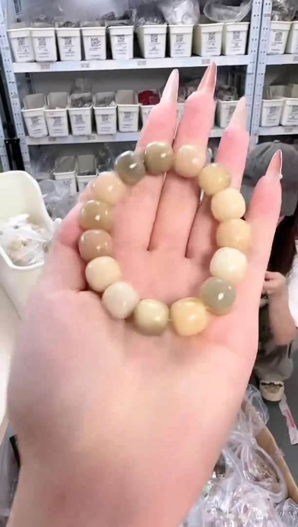 吊坠菩提根/象牙果F31BTA3071413-015