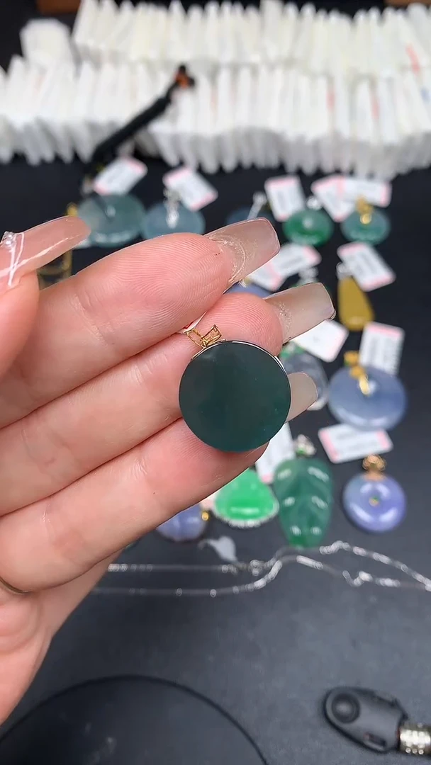 翡翠18K金镶嵌吊坠(不含链)MS188119