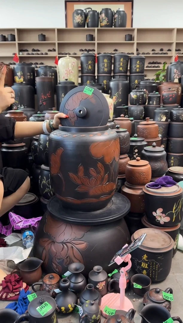 罐瑕疵水缸20升荷花  052