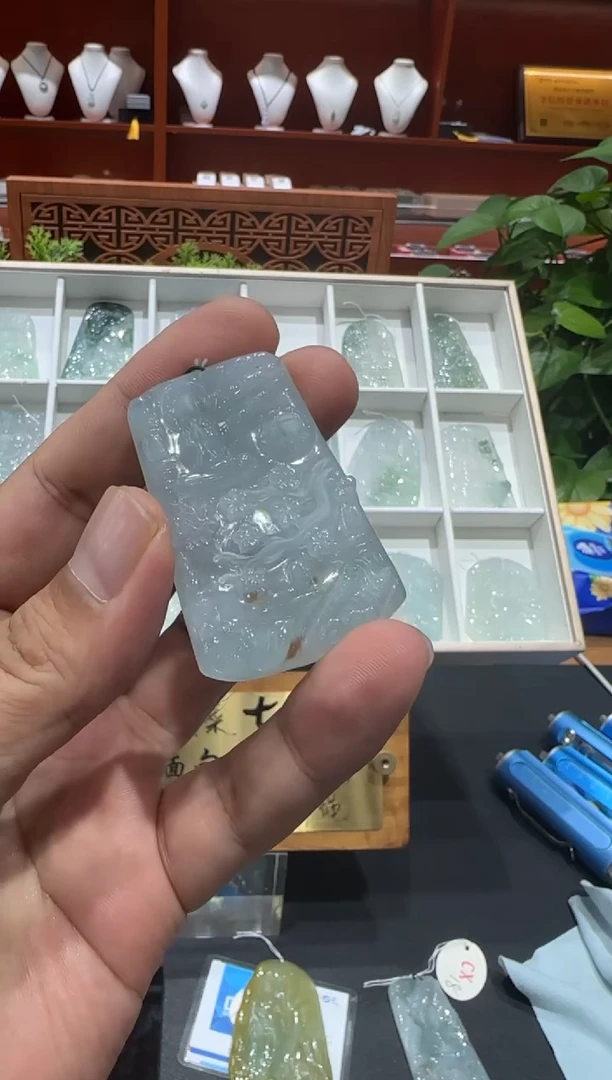 未镶嵌挂件翡翠大*白A货翡翠多样性孤品