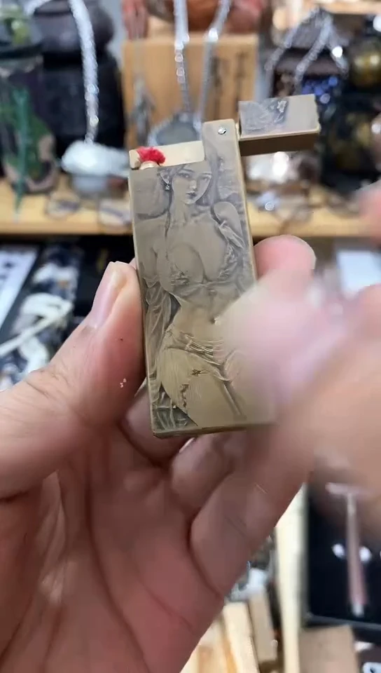 瓷片闪购商品  如图所示