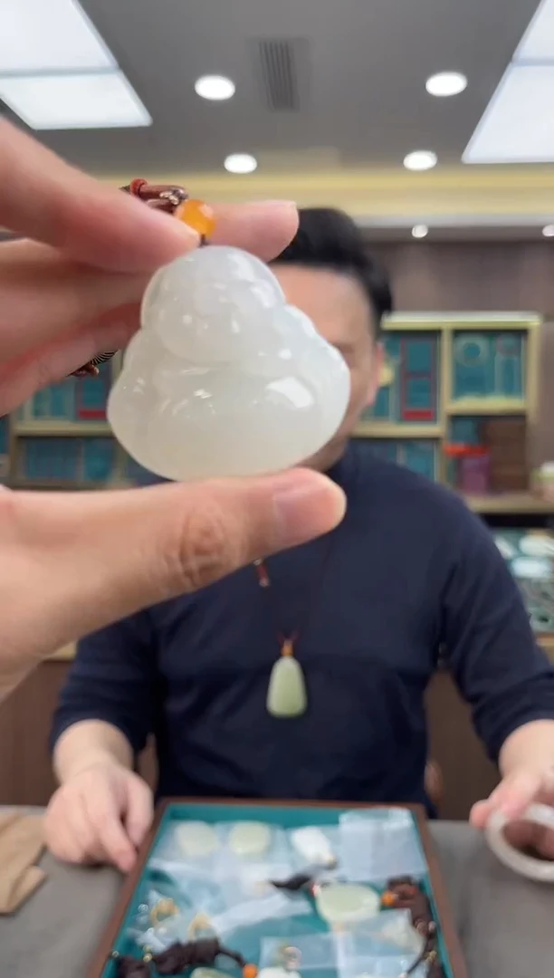 吊坠(不含链)未镶嵌和田玉一个