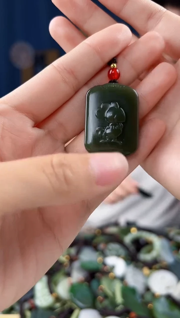 未镶嵌和田玉挂件拍一发一，