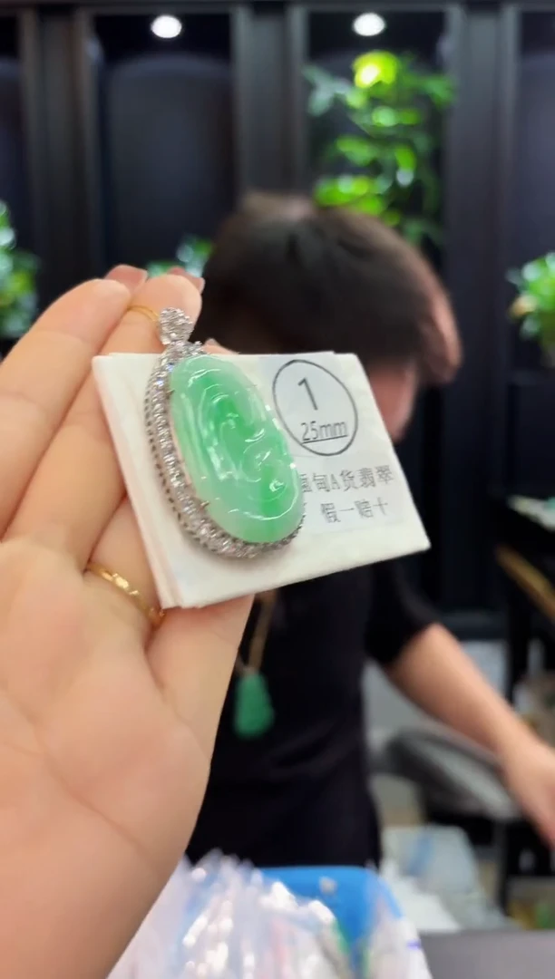 颈饰未镶嵌翡翠 缅料A货/支持复检/一件