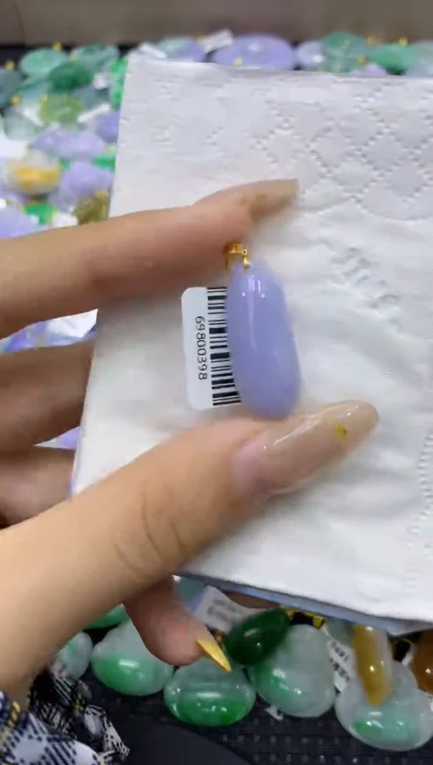 颈饰18K金镶嵌翡翠天然缅甸翡翠A货