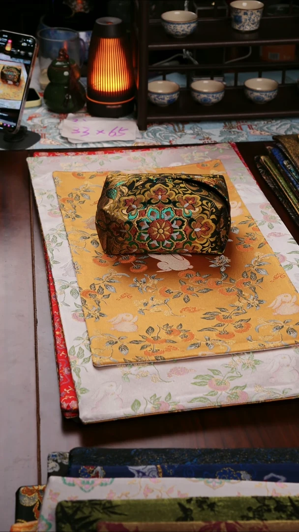 西阵织璀璨宝相花纸巾套