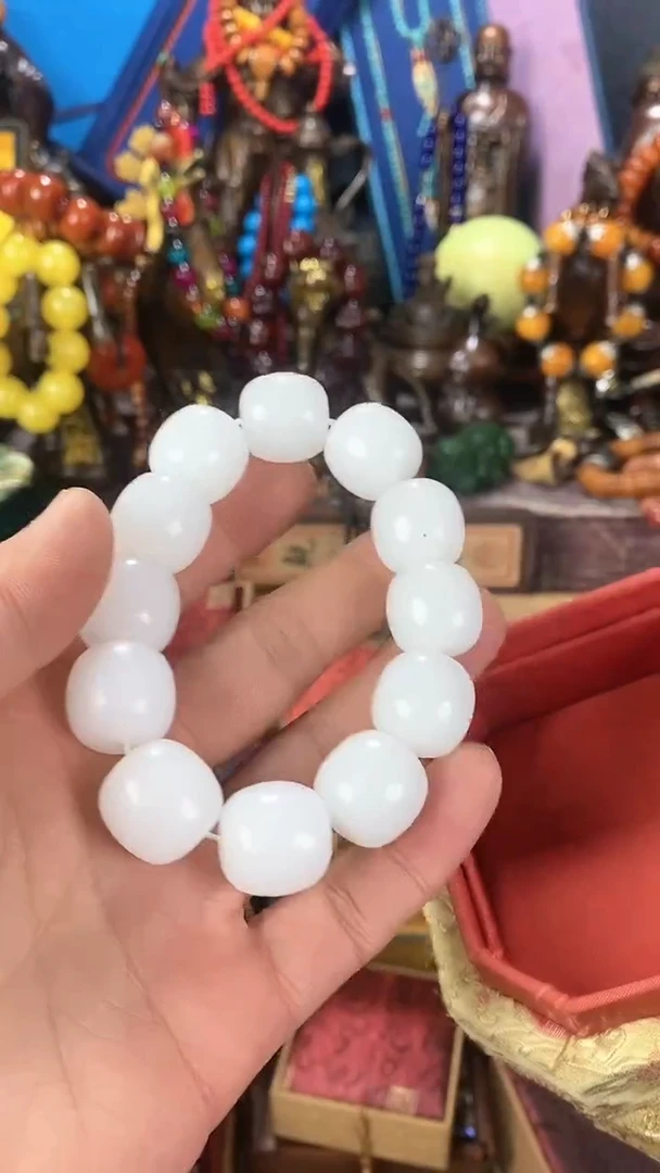 【闪购商品】和田玉（糖玉）颈饰未镶嵌猪妹精品链接摆件