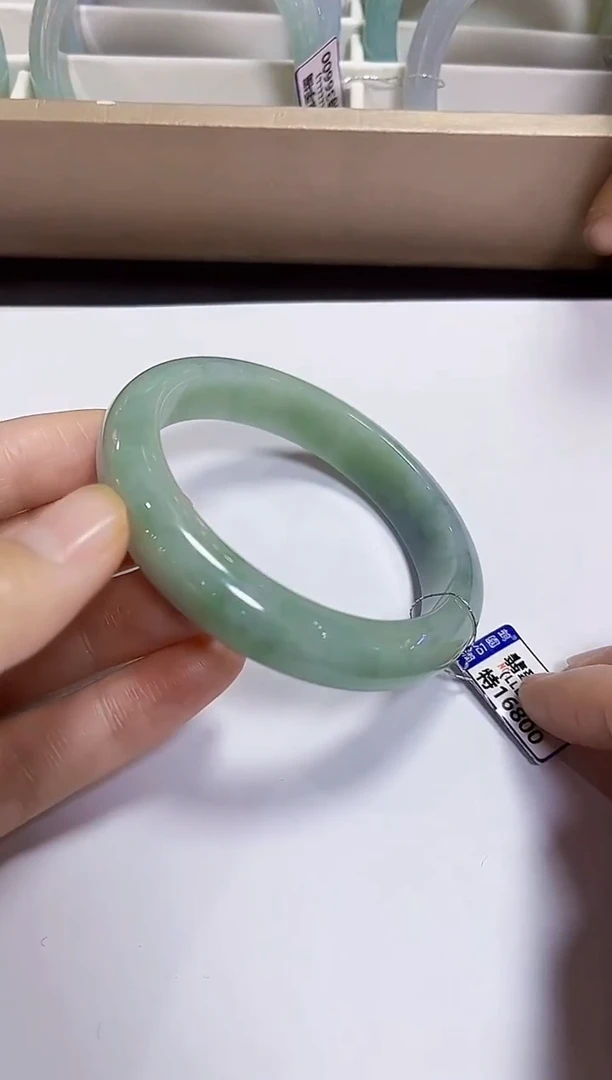 颈饰未镶嵌翡翠60手镯