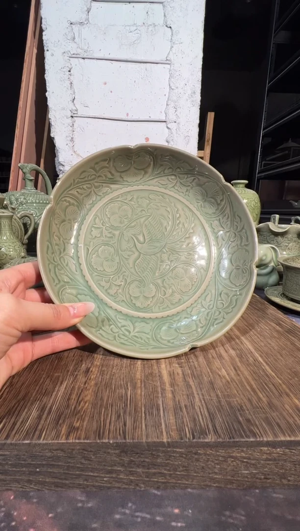 耀州窑凤穿牡丹盘