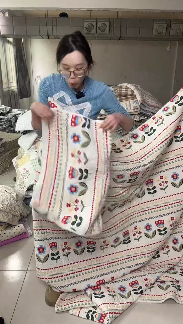 棉50*70斜纹小红花枕套