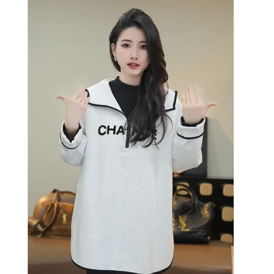 小乖逃X时尚灰色卫衣CH带帽拼黑色线条休闲潮流半拉链卫衣M8965