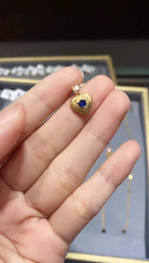 吊坠(不含链)蓝宝石18K金镶嵌