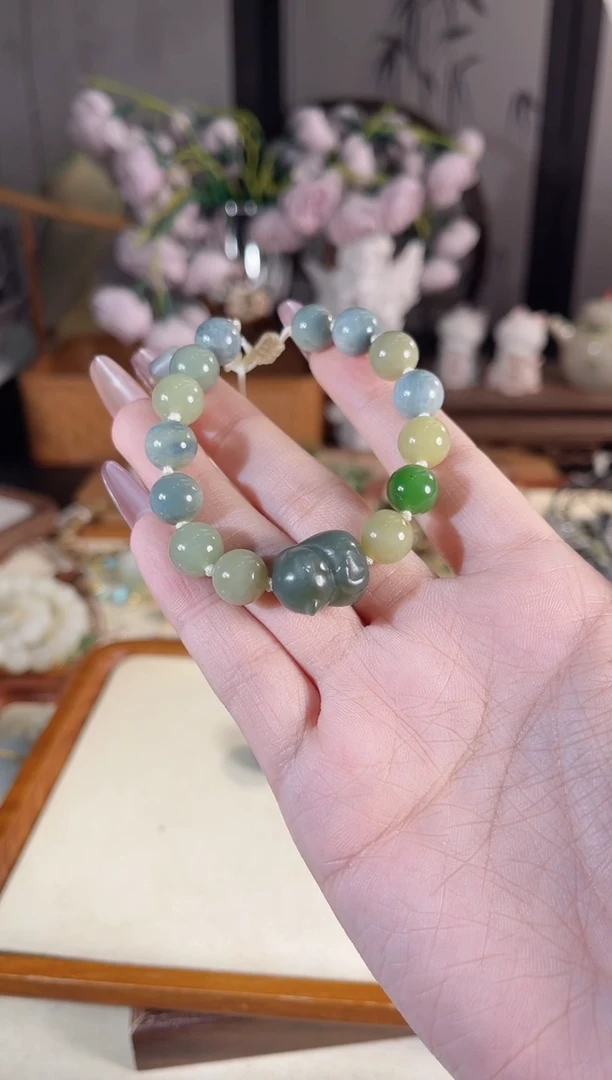 未镶嵌手链和田玉多样性发其一