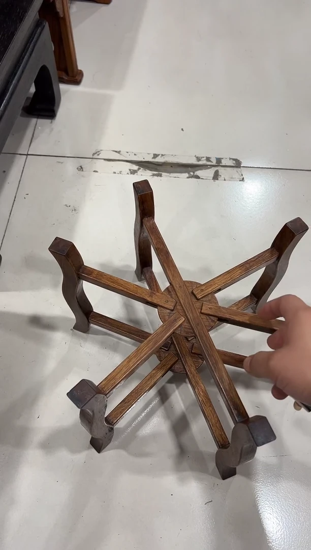 六足折叠笔洗架1