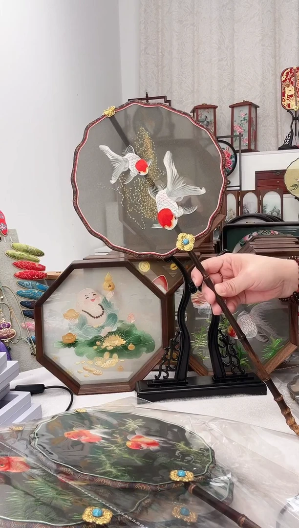 扇子苏绣作品手工团扇