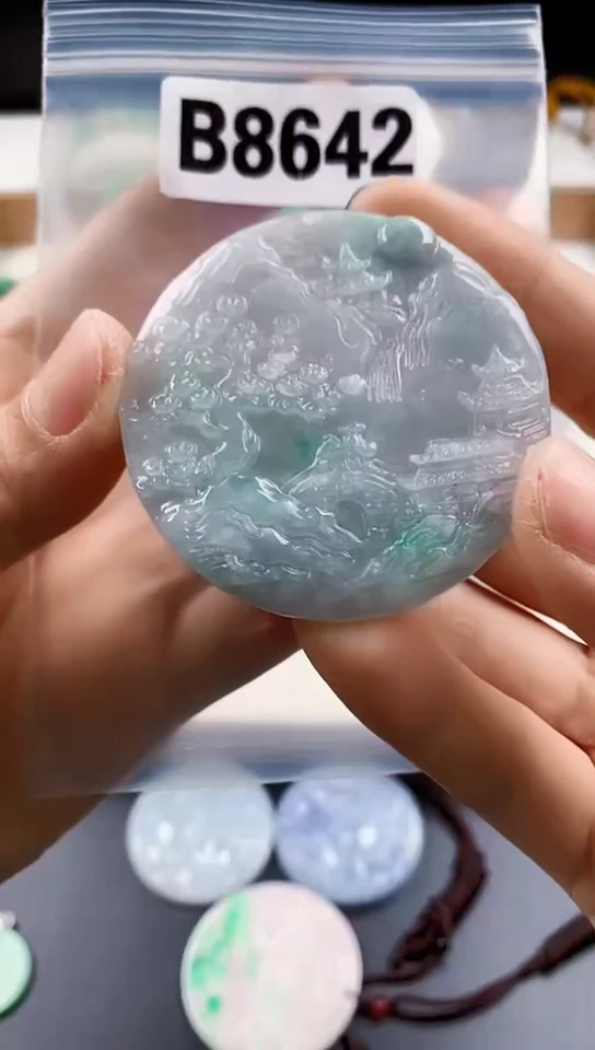 颈饰未镶嵌翡翠天然翡翠吊坠挂件