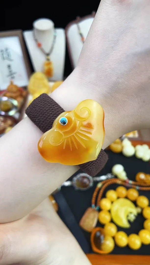 琥珀未镶嵌珠宝奇石柒月