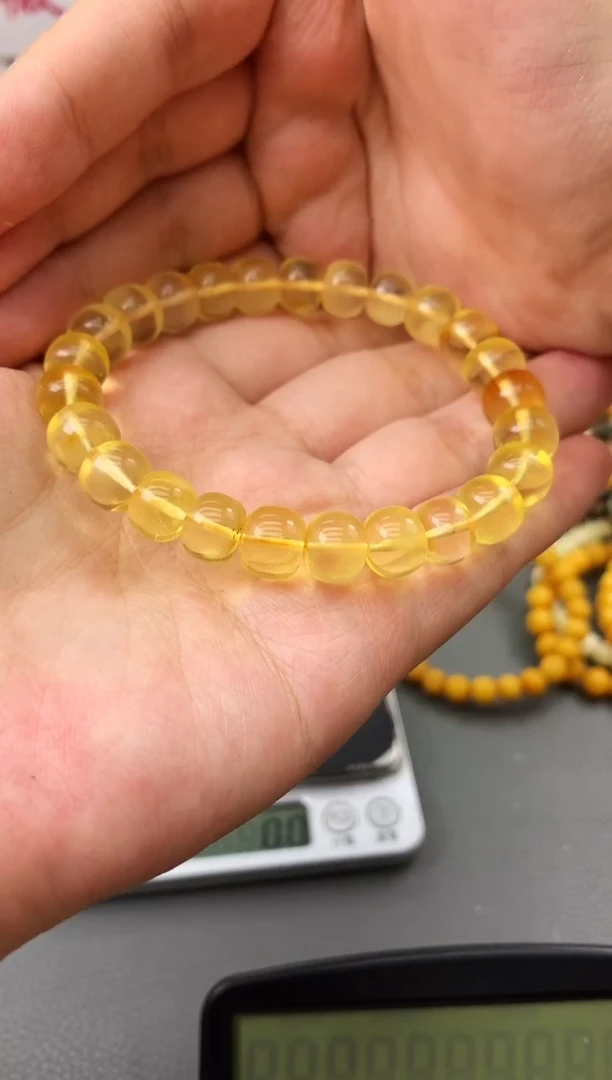 未镶嵌琥珀珠宝奇石113