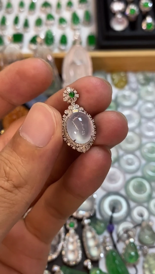 翡翠18K金镶嵌吊坠(不含链)蛋面