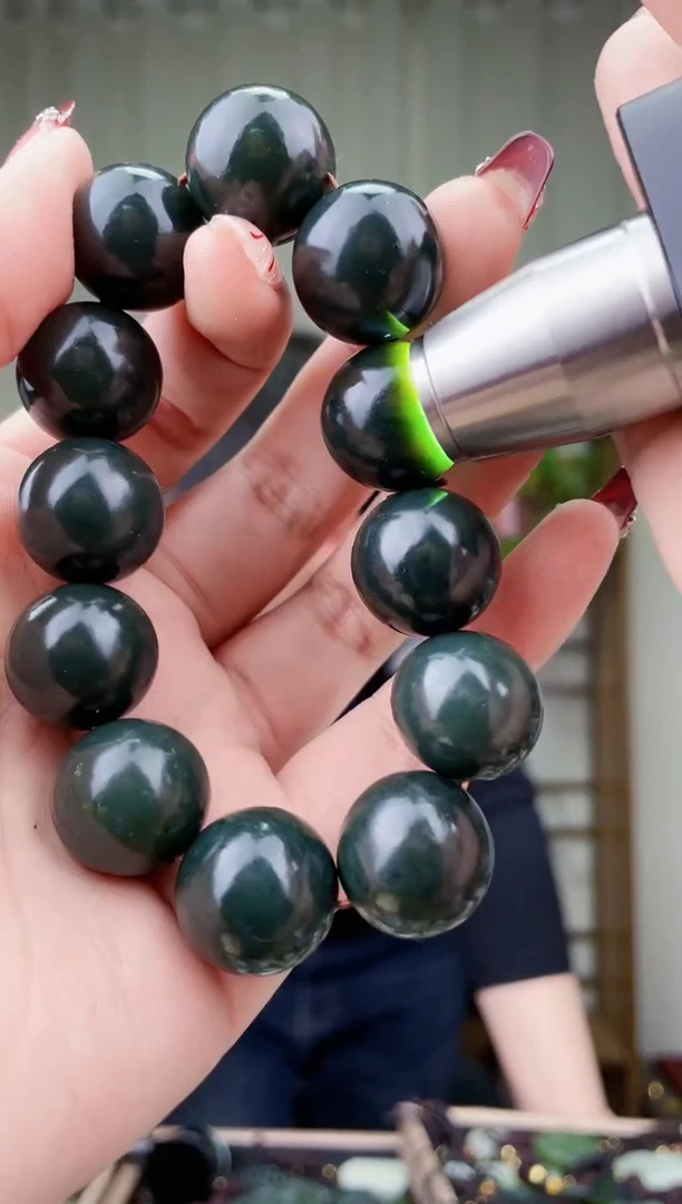 【闪购商品】和田玉挂件未镶嵌拍一发一，多样性发货