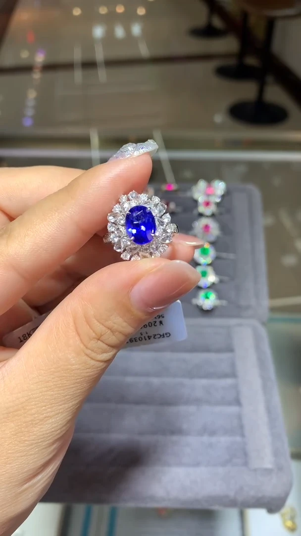 戒指蓝宝石18K金镶嵌2.57CT
