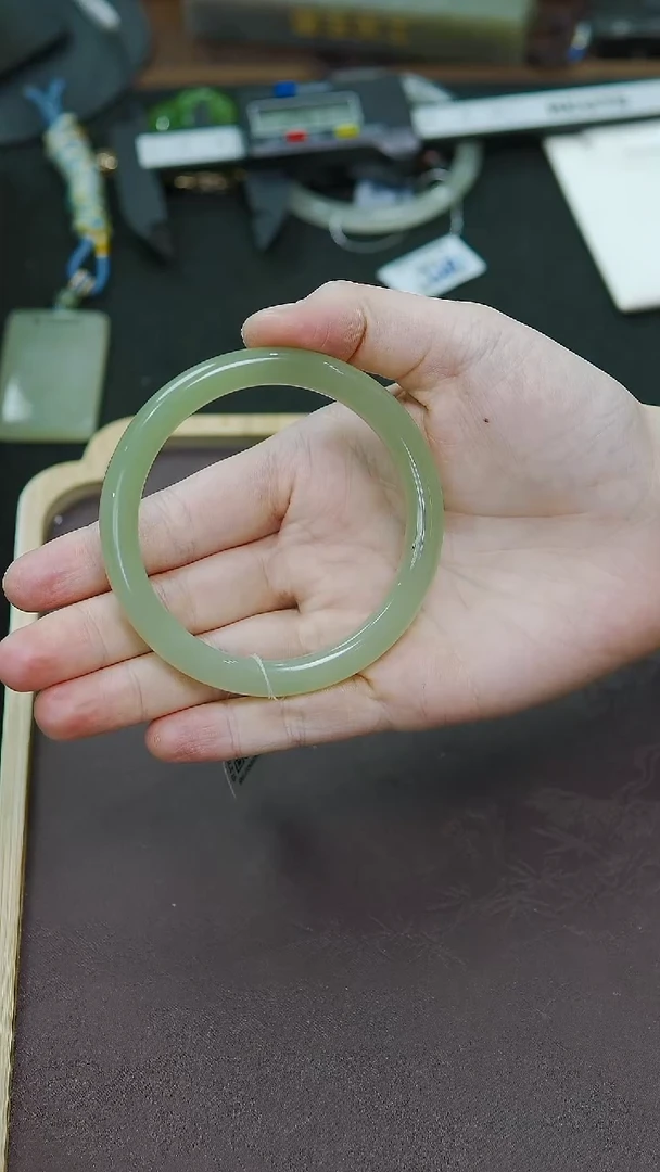 未镶嵌手镯和田玉57-58圈口小正装翠青满翠