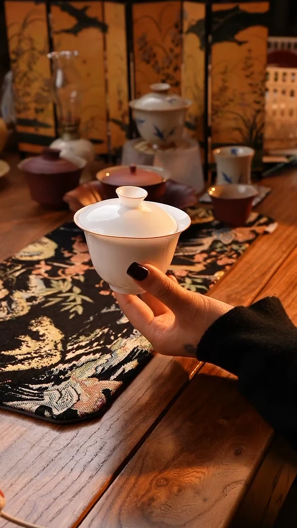 【闪购商品】红红火火恍恍惚惚