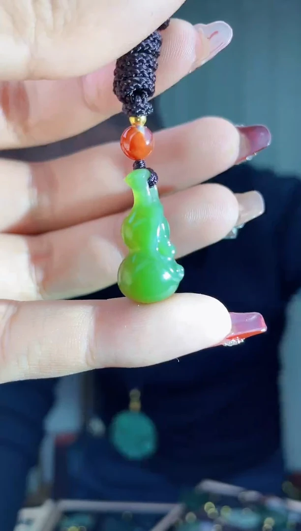 【闪购商品】和田玉挂件未镶嵌拍一发一，多样性发货