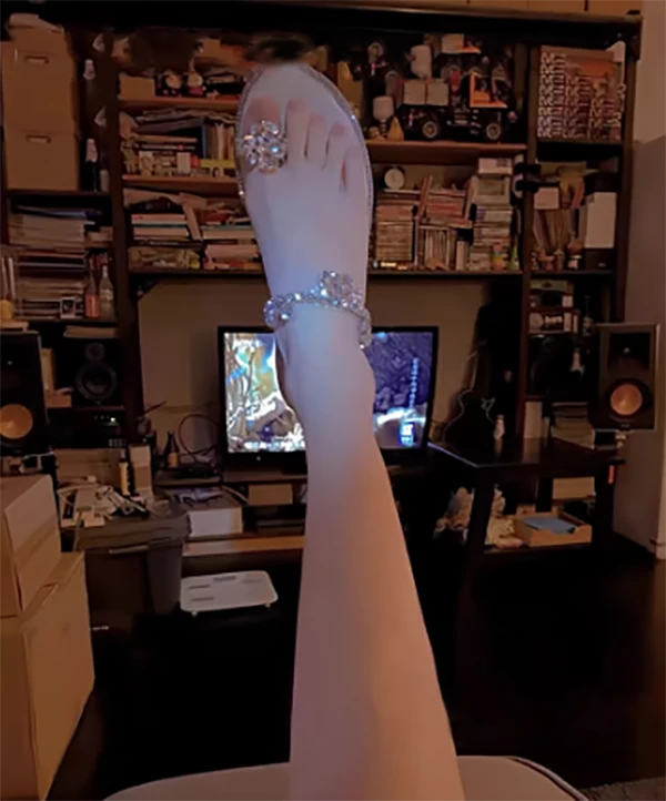 【好物分享】仙女风甜美水钻平底凉鞋女2025新款配裙子绝美凉拖鞋