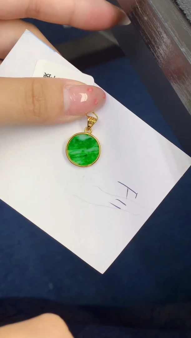 翡翠未镶嵌颈饰缅甸天然翡翠A货