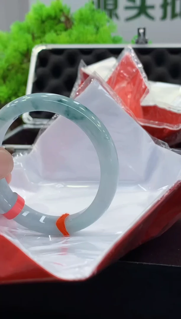 未镶嵌手镯翡翠翡翠手镯