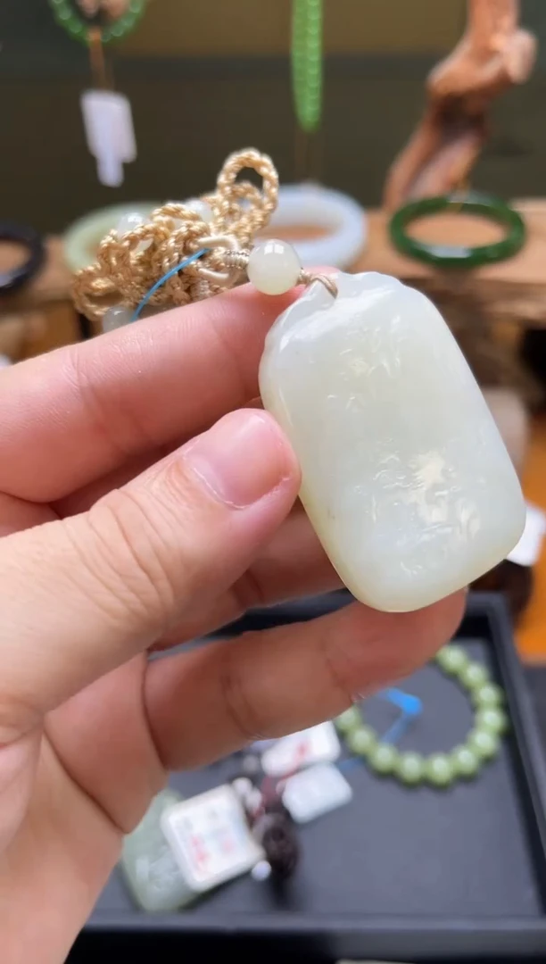 吊坠(不含链)未镶嵌和田玉青海烟紫 山水牌 27