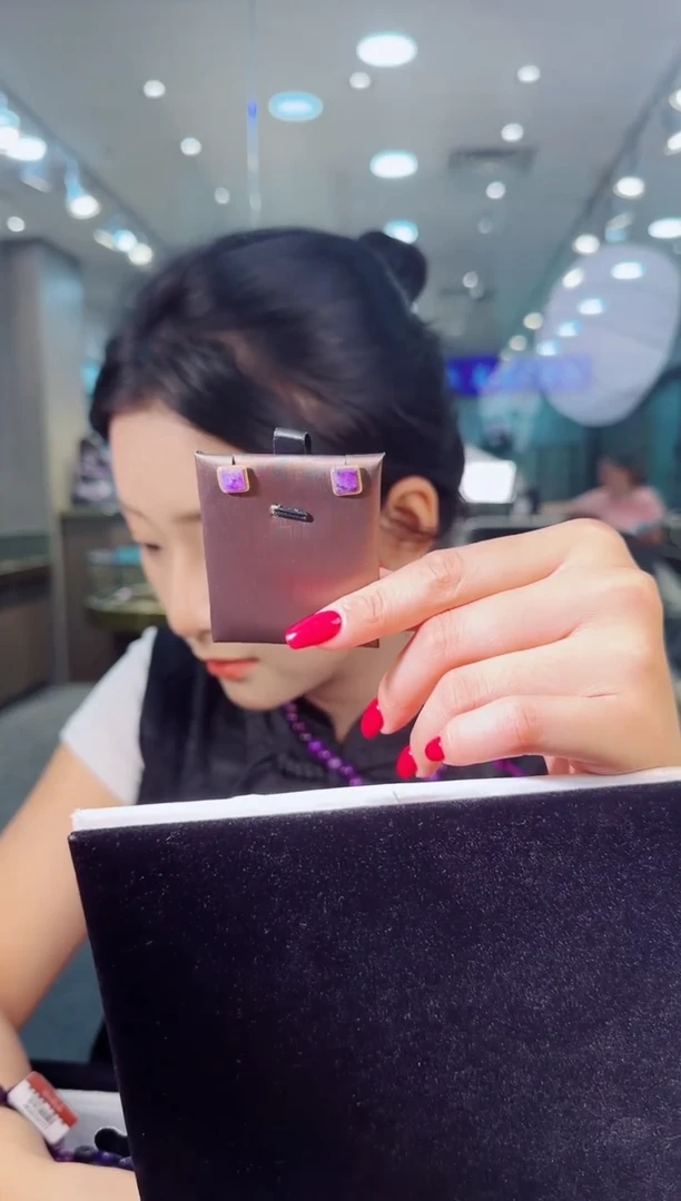 未镶嵌苏纪石（舒俱来）耳饰K金南非老矿料舒俱来