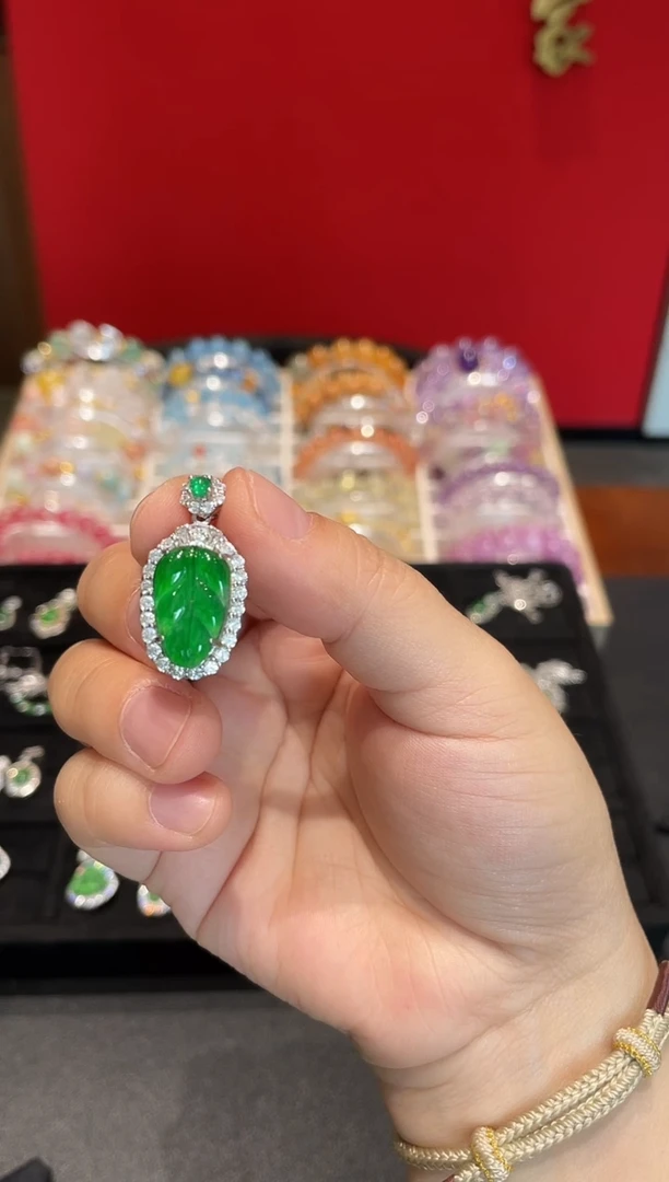 颈饰银S925镶嵌翡翠叶子