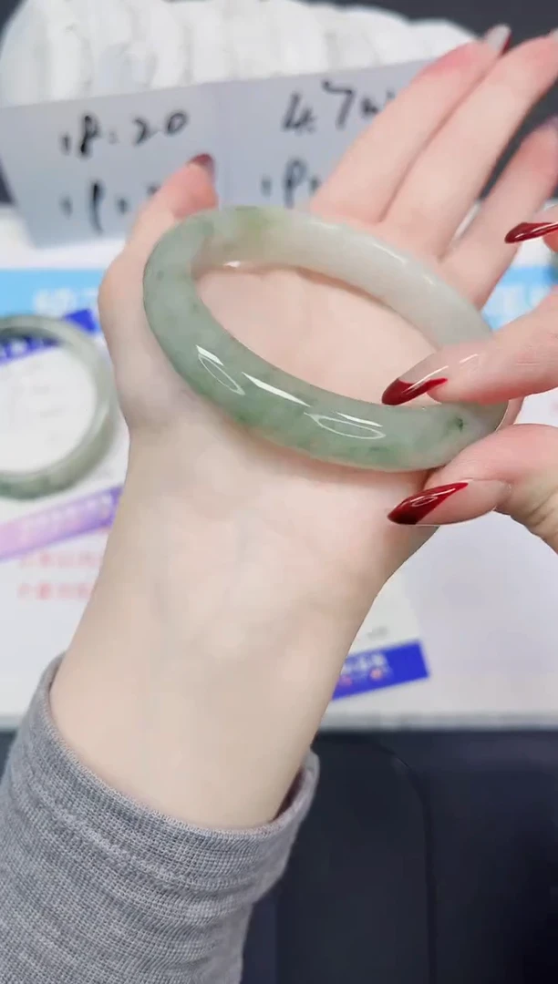 【闪购商品】石英质玉手镯未镶嵌391