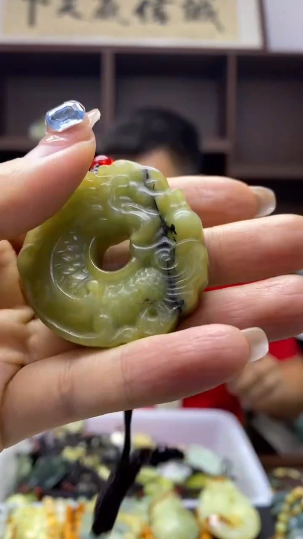 未镶嵌岫玉挂件