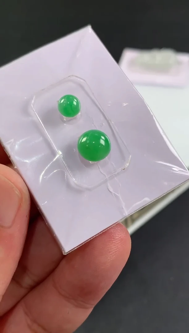 未镶嵌定制翡翠豆*翡翠